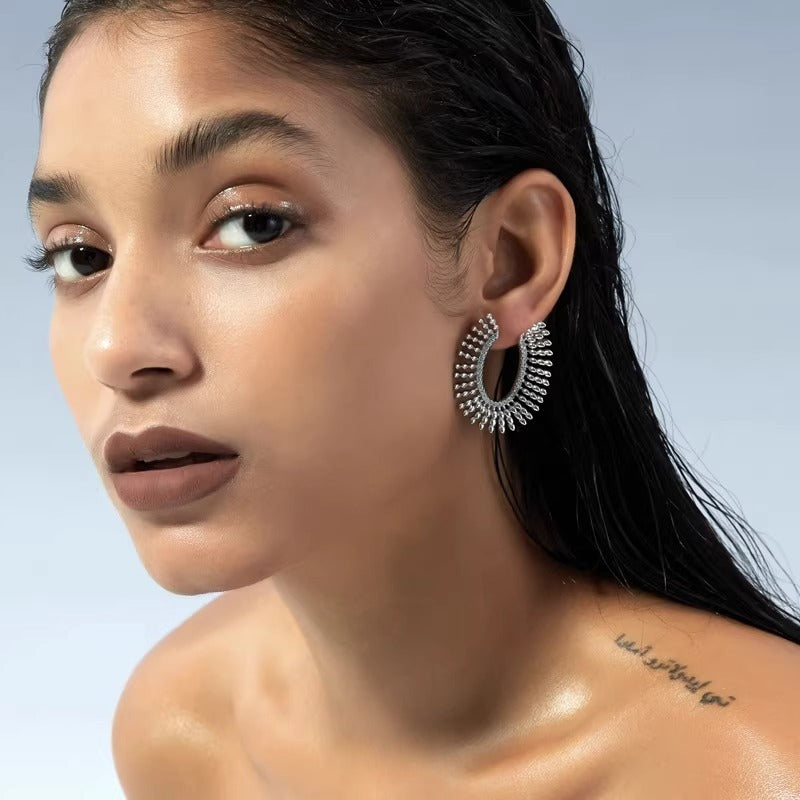 edgy earrings trend